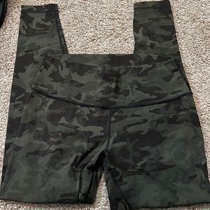 Lululemon Wunder Under leggings